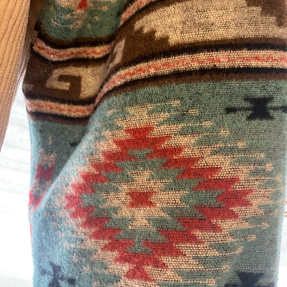 Shacket - Picture 3 of 7